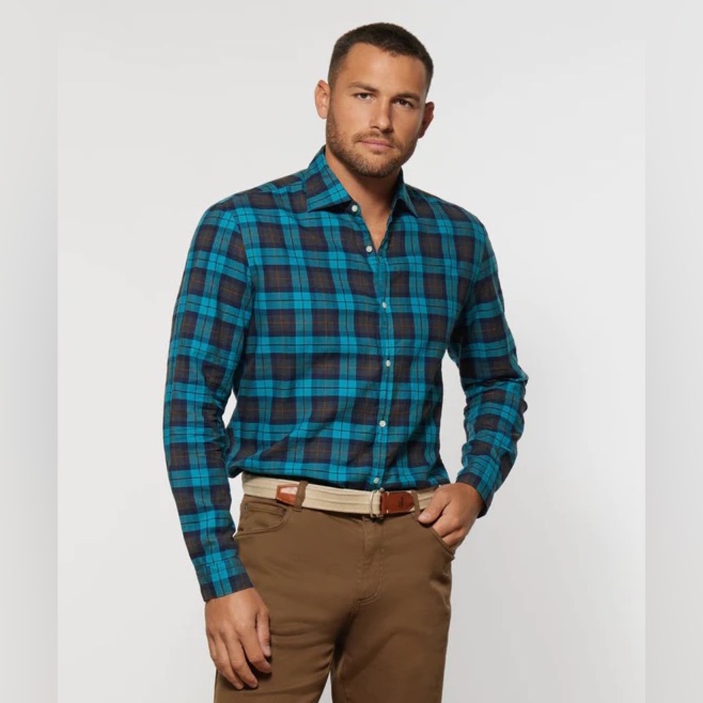 Columbus Featherweight Button Up Shirt